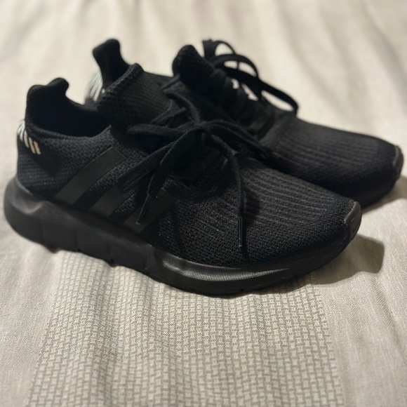 Used - Picture 2 of 3